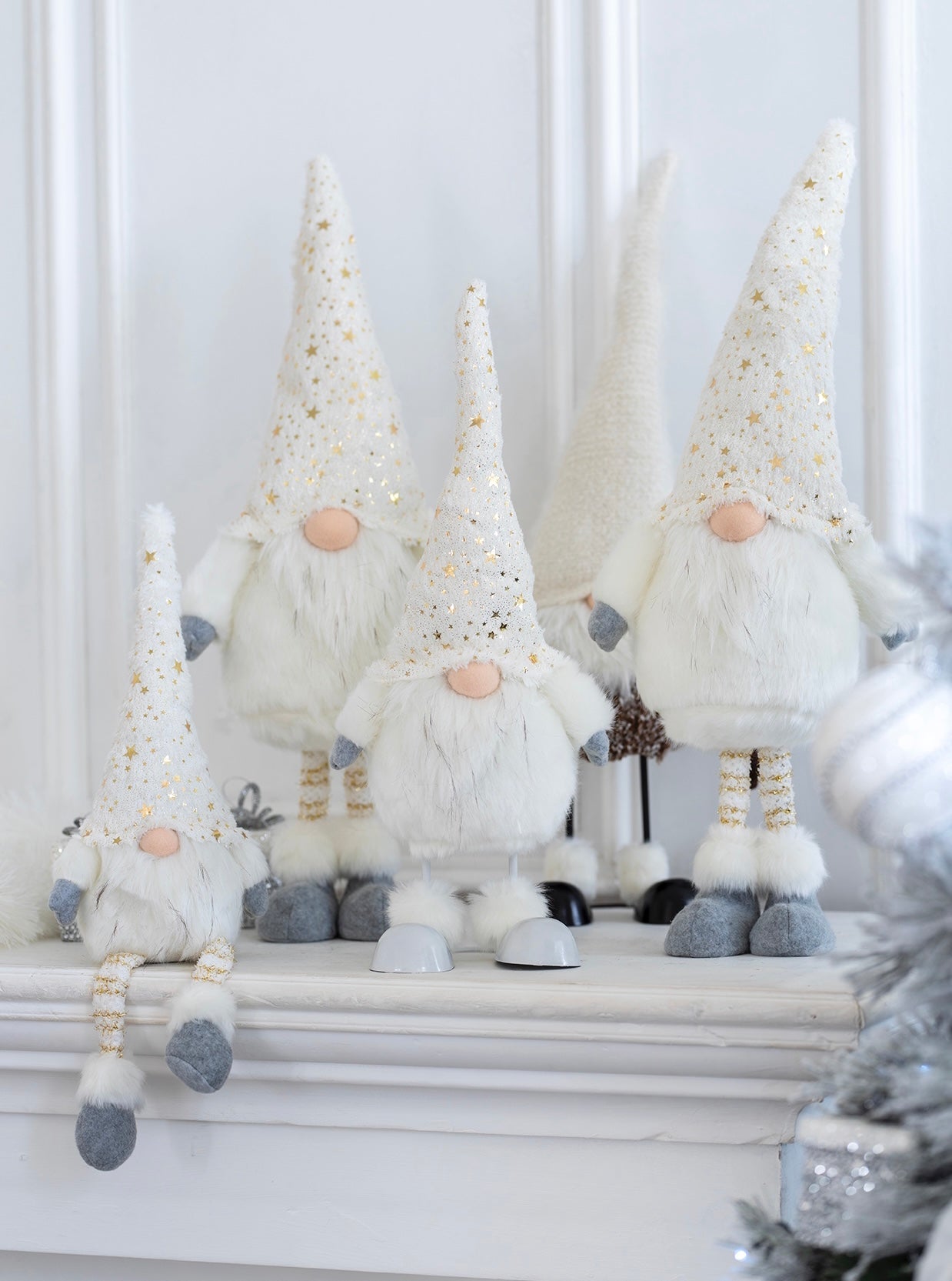 Rugós lábú fehér manó