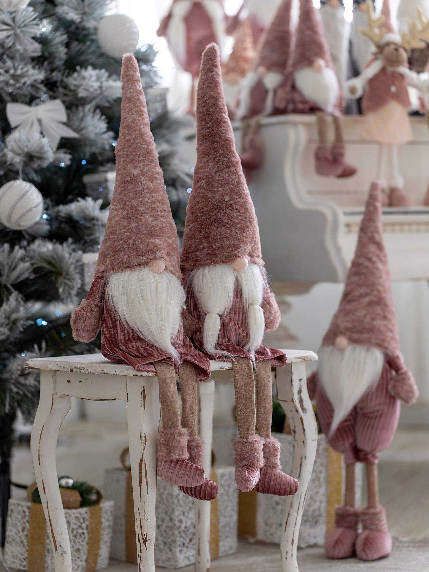 Pink ülő manó